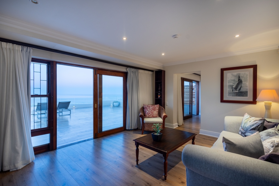 7 Bedroom Property for Sale in Bowtie Western Cape